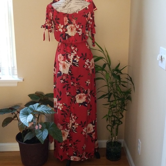 Red Floral Off The Shoulder Dress - Picture 4 of 6